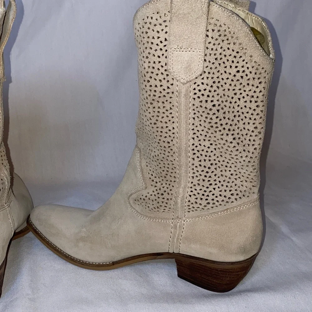 BCBGeneration Perforated Heeled Boots - Picture 5 of 13